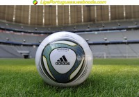 /album/galerie-ligaportuguesa/ballon-officiel-ligazonsagres-adidas-speedcell-2011-2012-jpg/